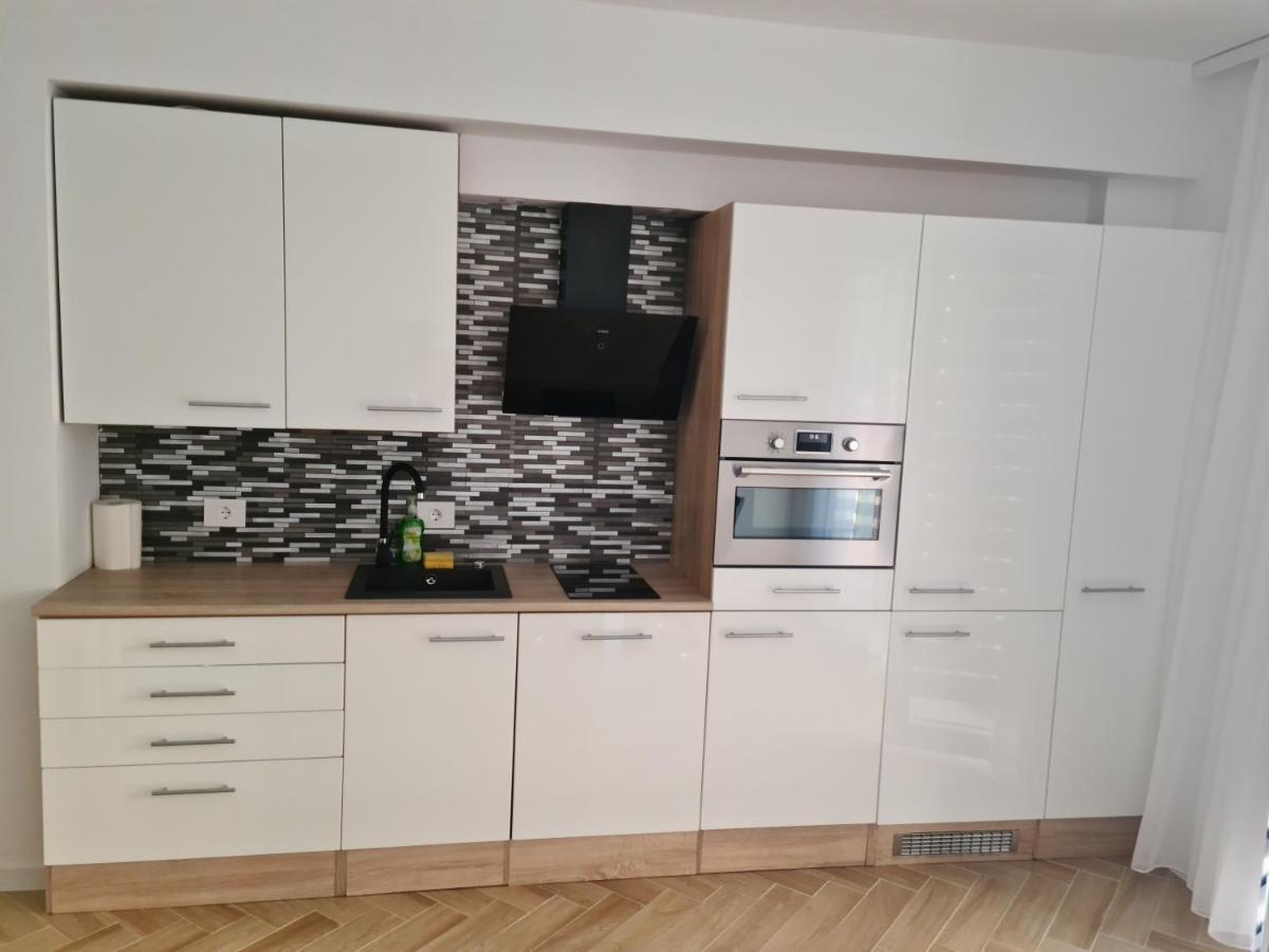 Apartament In Complex Rezidential In Oradea Apartment Exterior photo